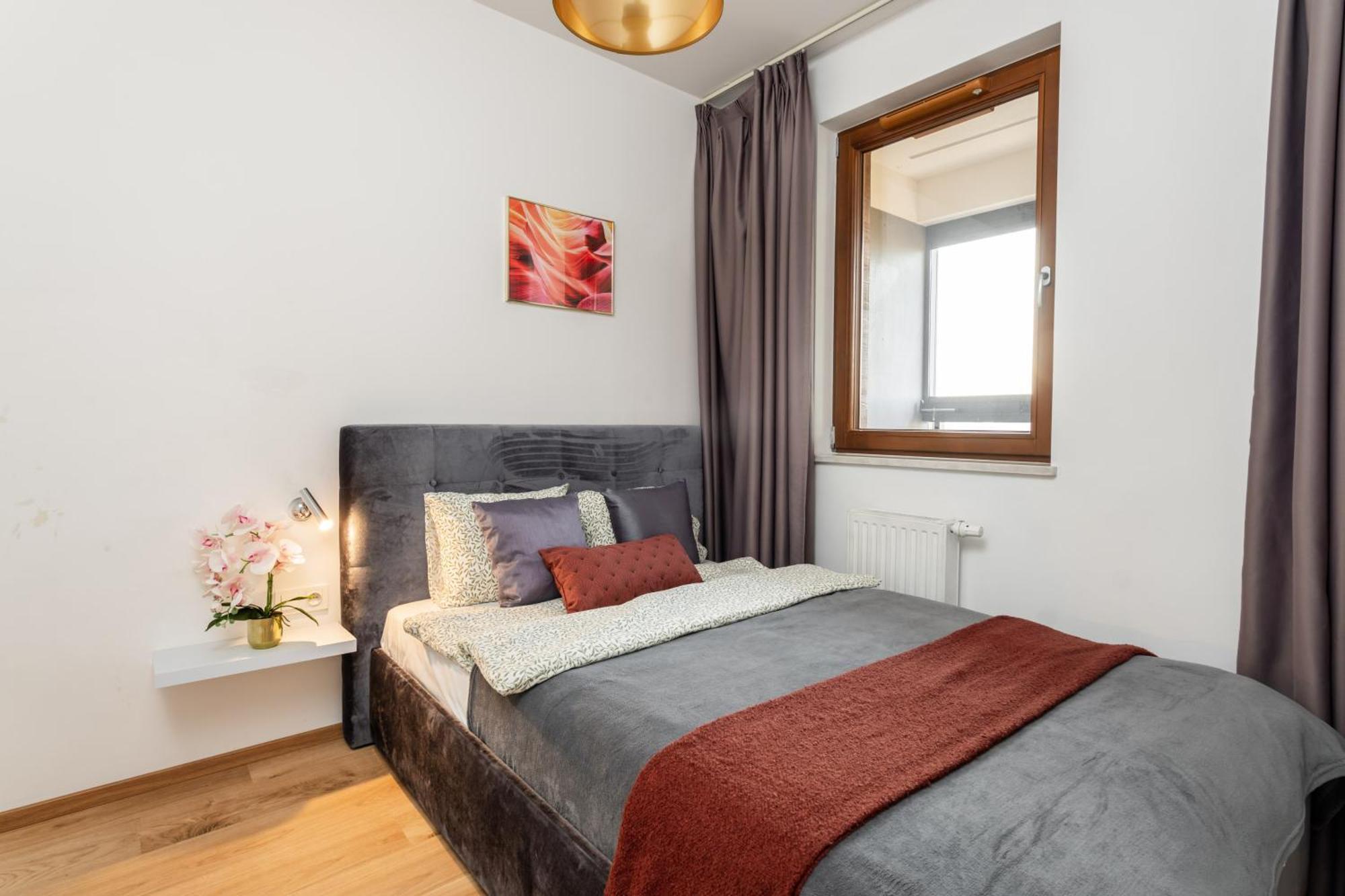 Superapart Grzybowska 177 Butas
